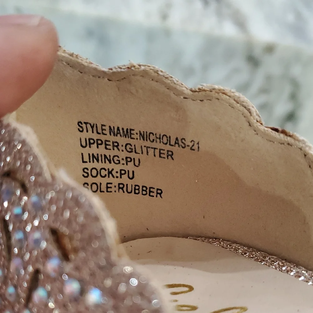 Celeste Gold Heels with Elegant Laser-Cut Design Sz 7 Wedding Graduation. - Picture 10 of 16